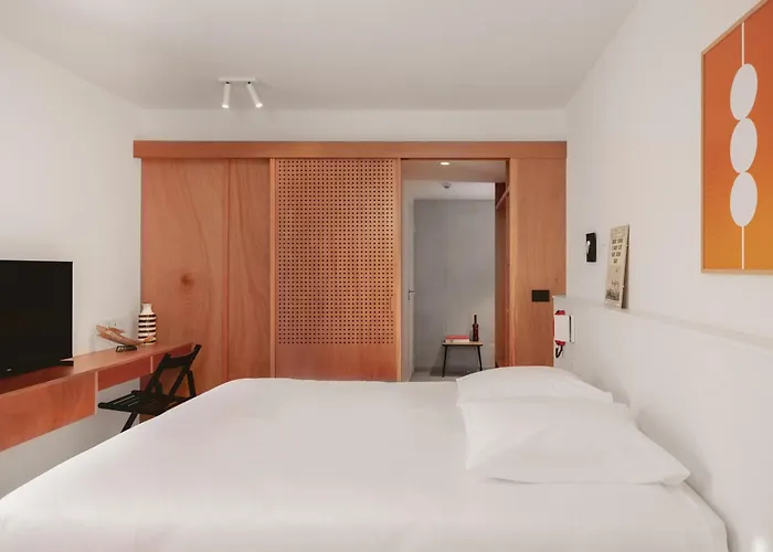 Vertime 4* 莱萨布勒-多洛讷